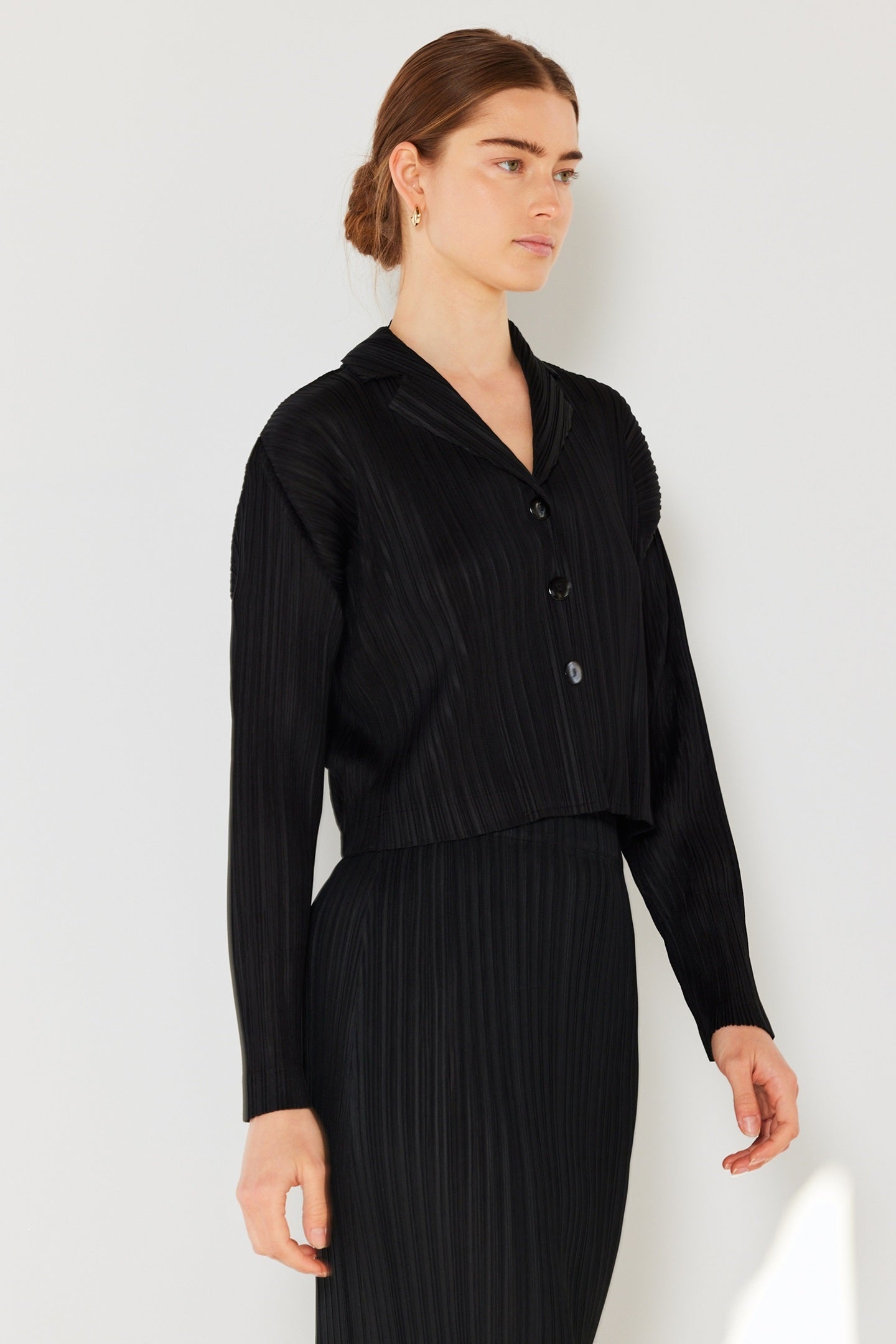 Marina West J03CR Pleated Cropped Button-Up Top