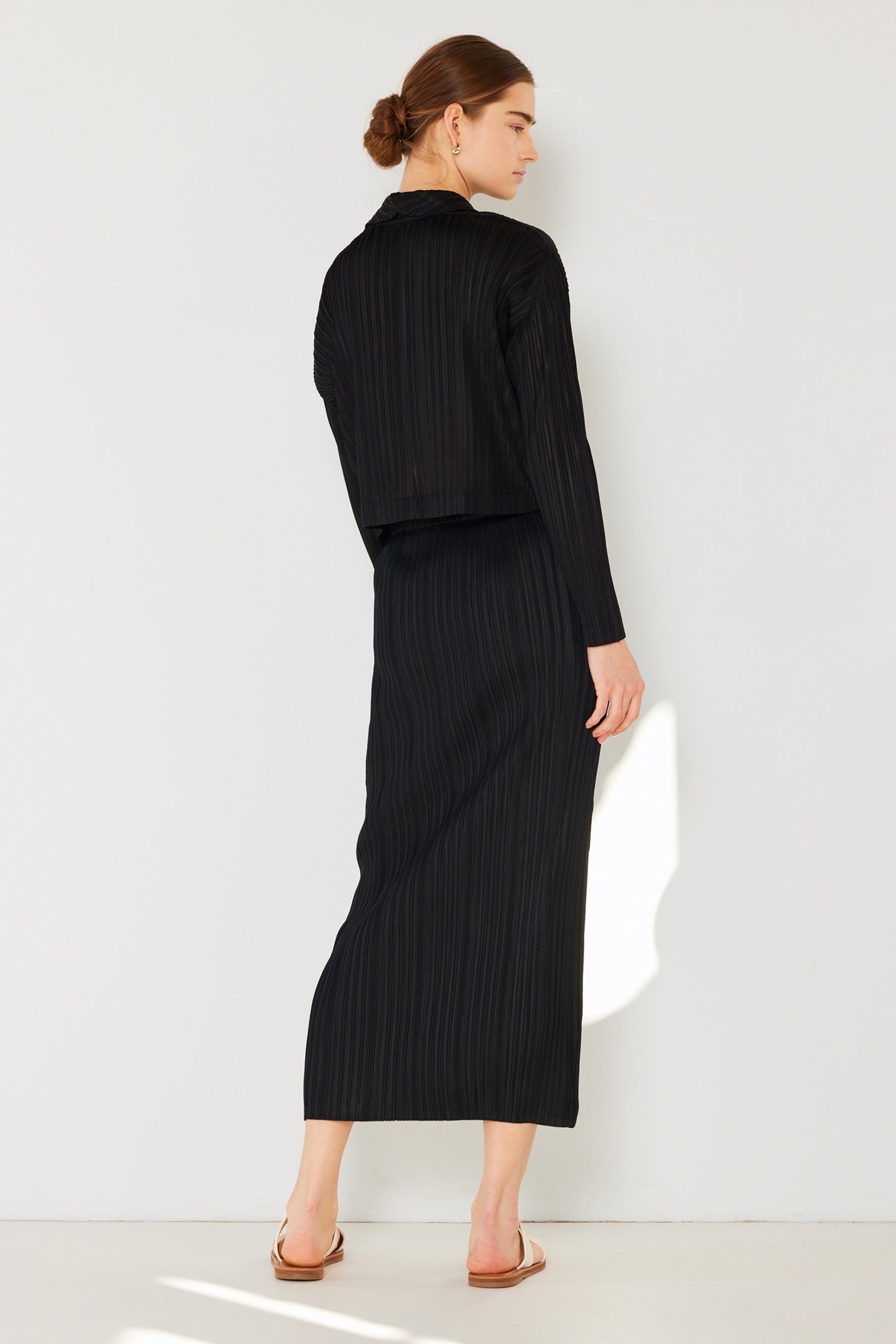 Marina West J03CR Pleated Cropped Button-Up Top