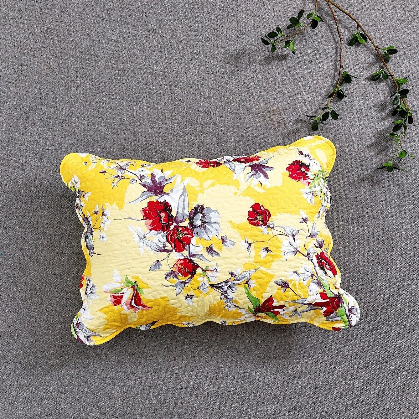 DaDa Bedding Sunshine Yellow Hummingbird Floral Quilt Set