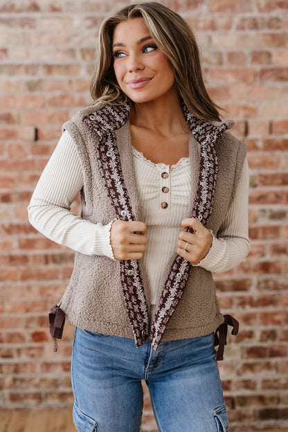Threaded Pear Wrenley Bows Sherpa Fleece Vest