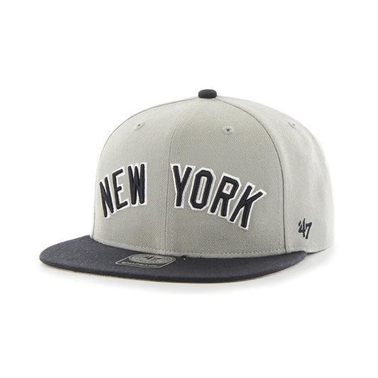 Mens 47 Brand NY Yankees Captain Snapback - Grey/Black - sneakAR