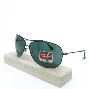 Ray-Ban Men's Aviator Polarized Sunglasses (Black/Green)