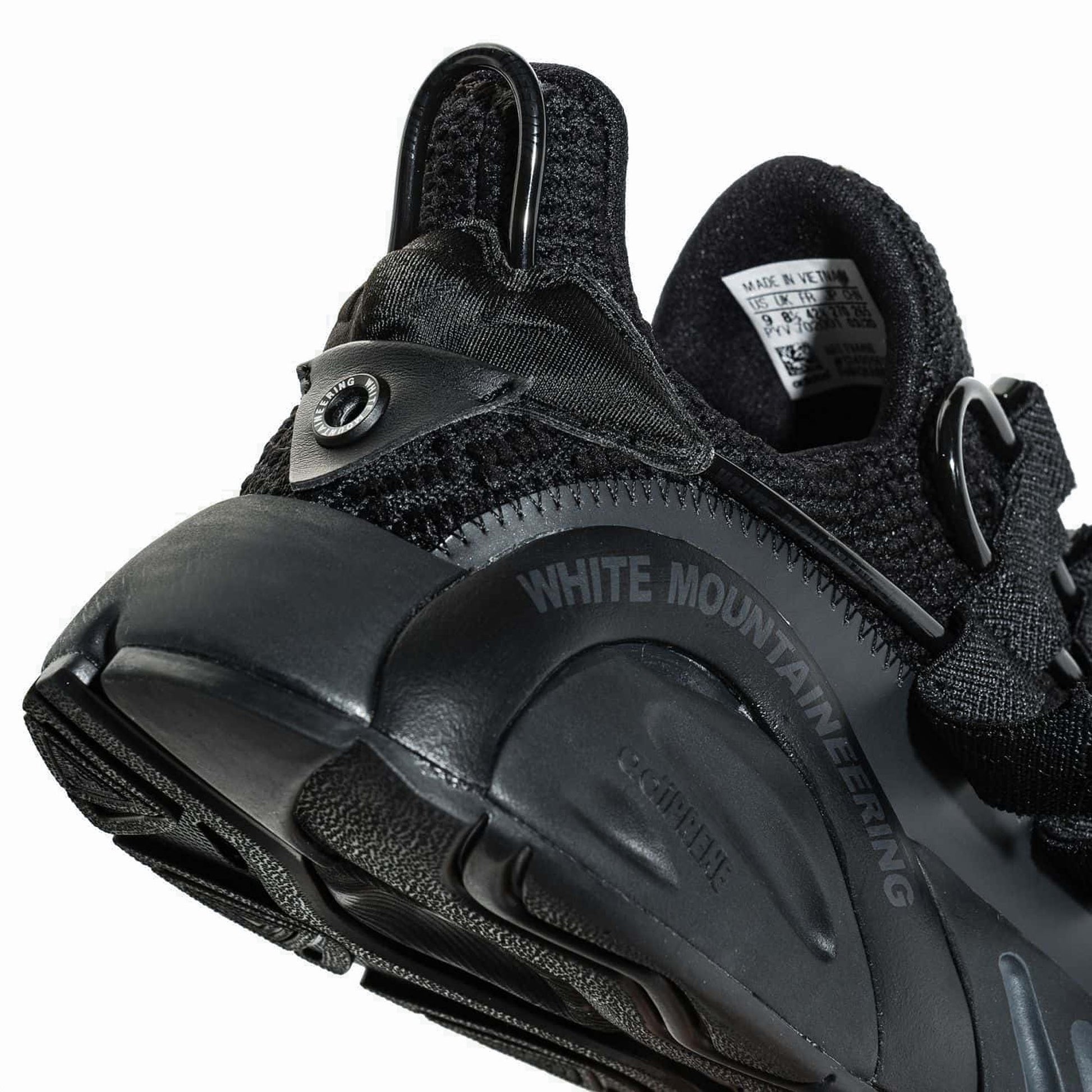 Core Black / Carbon / Core Black-