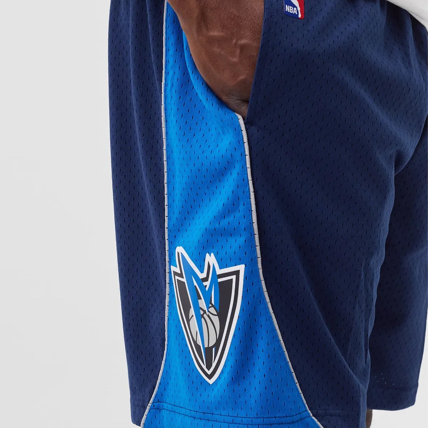 Mitchell & Ness Men's NBA Swingman Shorts Dallas Mavericks 2011