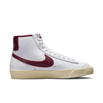 Nike Women's Blazer Mid '77 'Hang Tag Holster' W Sneakers