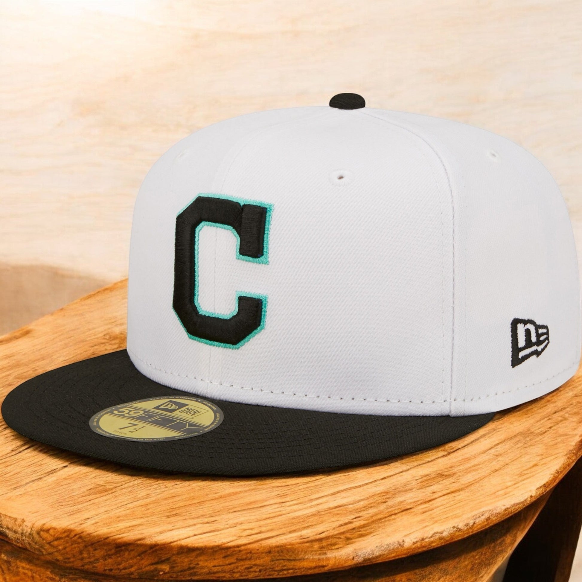White/Black/Aqua-