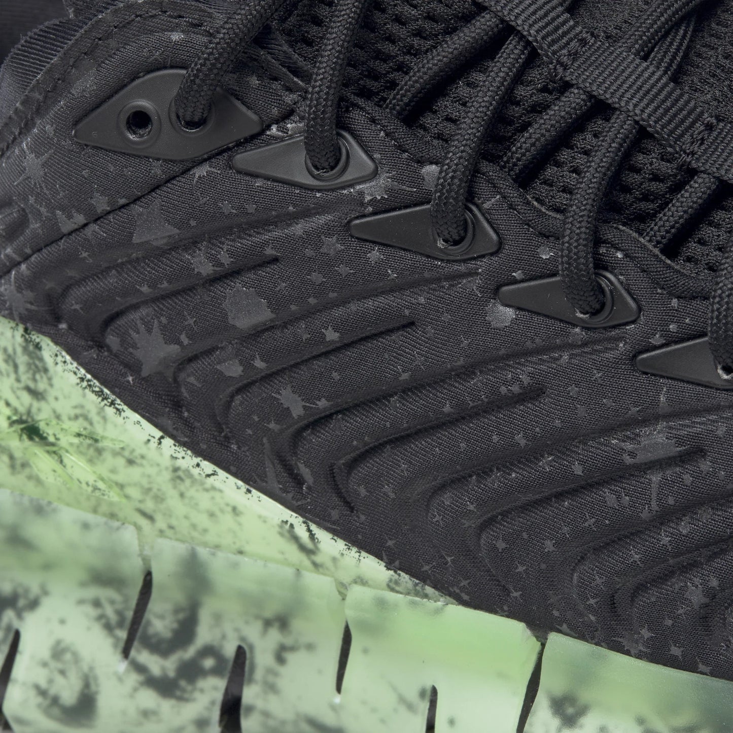 Black/Silvmt/Neored-