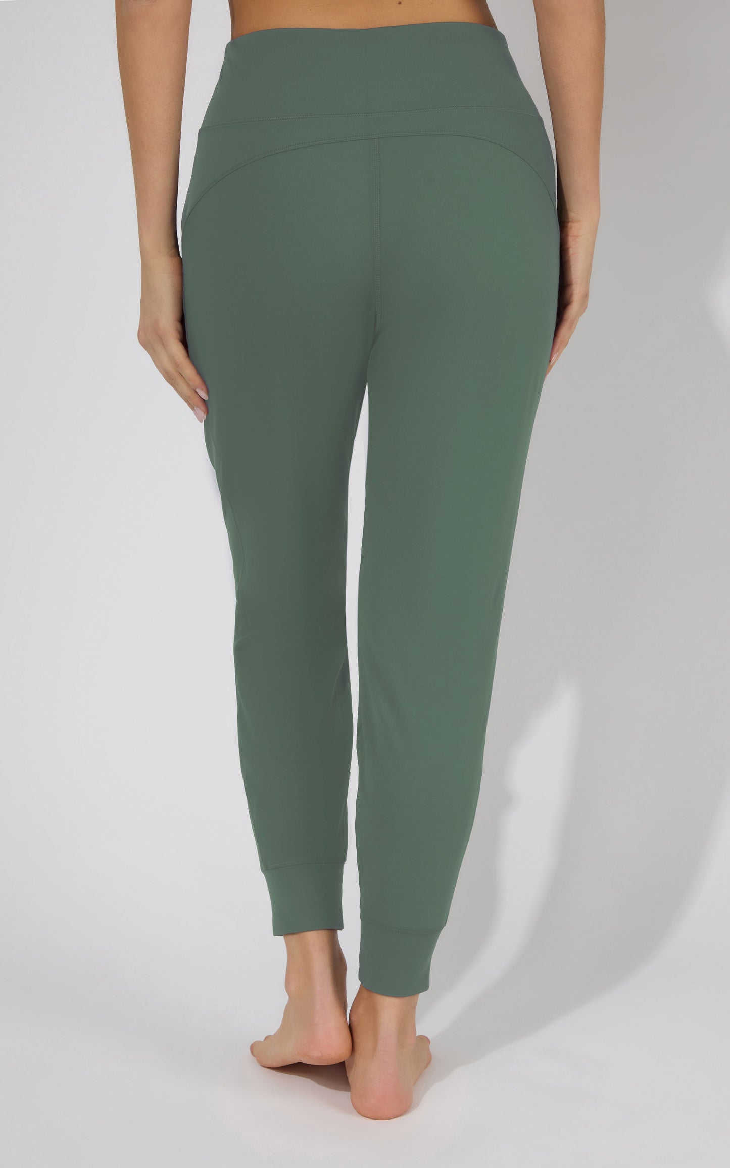Interlock Zipper Pockets Greenwich Jogger - Our Linen Story