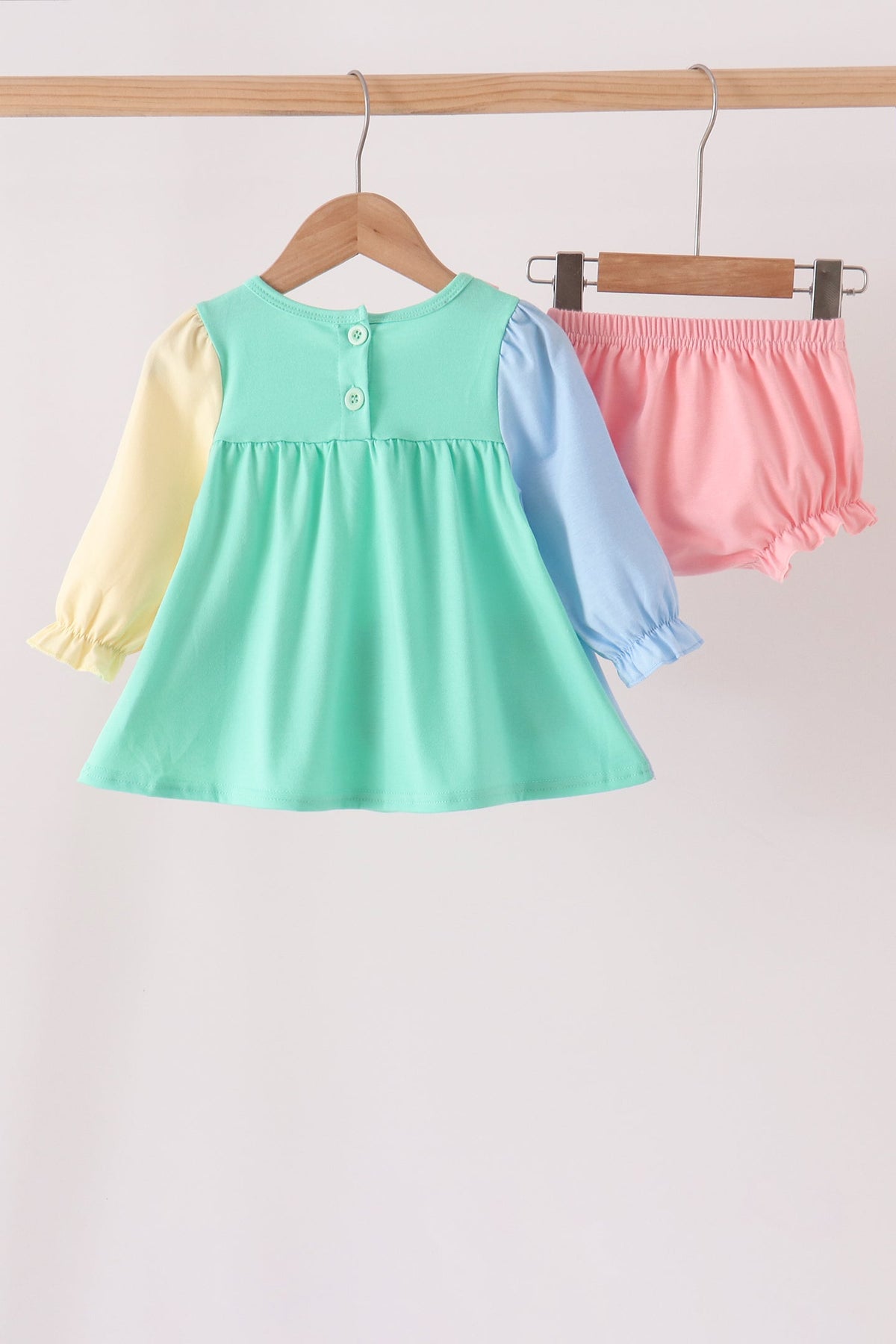 Colorblock Character Appliqué Ruffle Bloomer Set