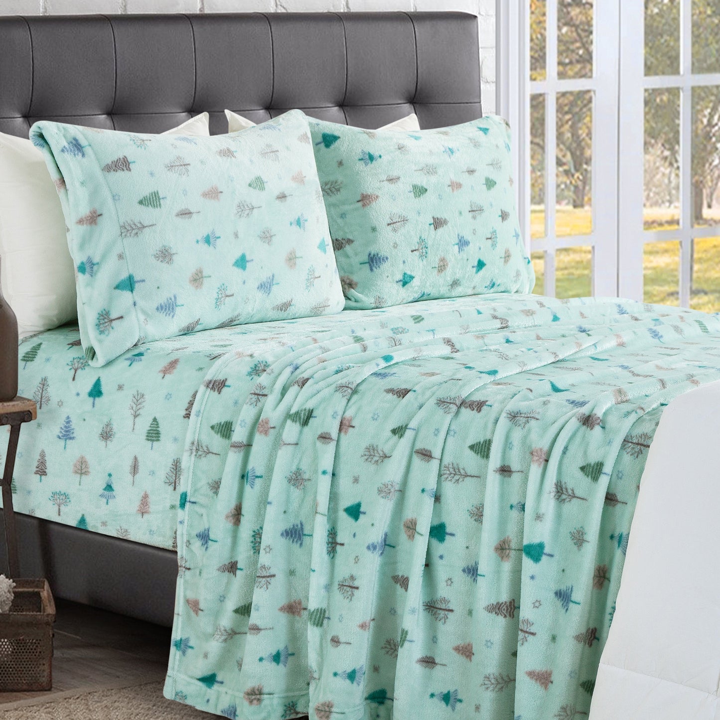 Mocassi 4-Piece Holiday Christmas Velvet Plush Flannel Sheet Set