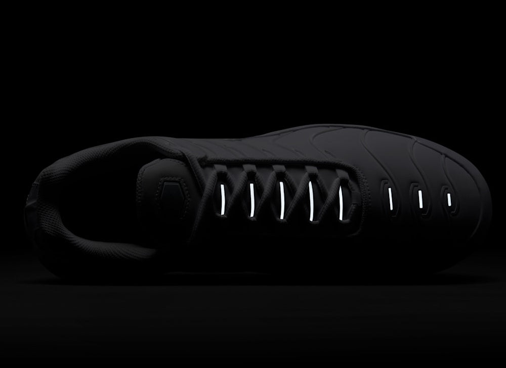 Nike Men's Air Max Plus G Sneakers
