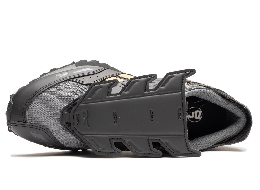 Core Black / Alloy / Matte Gold-