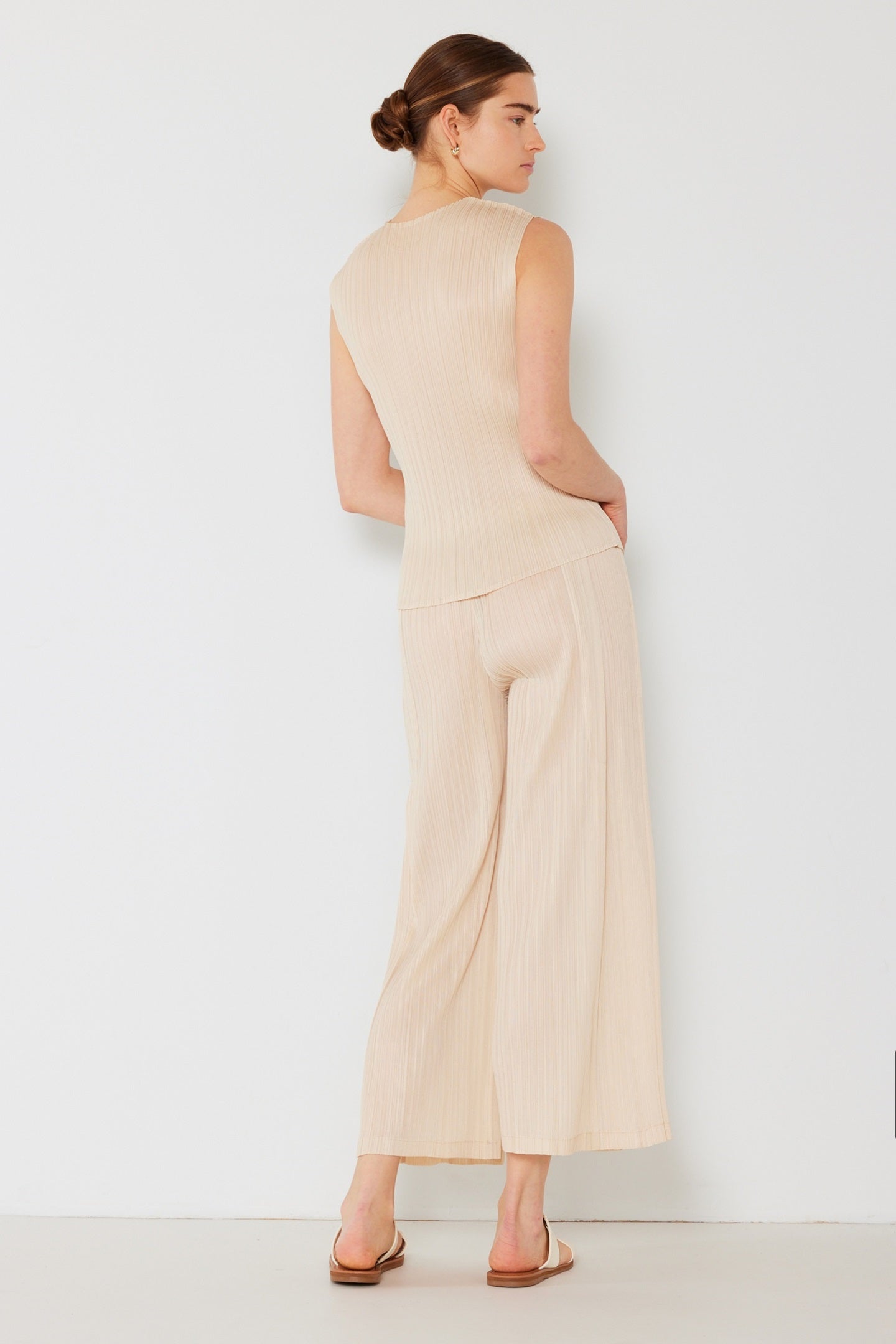 Marina West P03WP Pleated Wide-Leg Cropped Pants