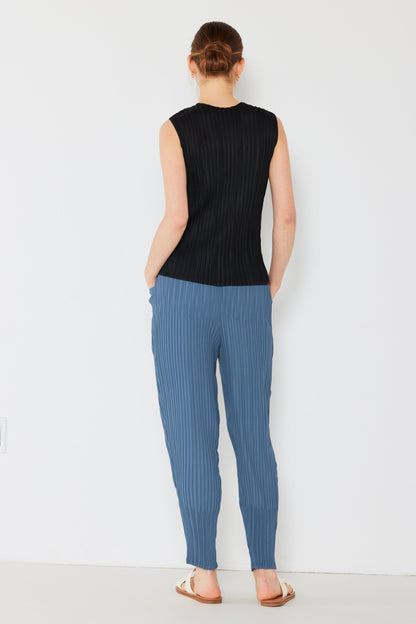 Pleated Relaxed-Fit Slight Drop Crotch Pants (P04JG) - Steel Blue