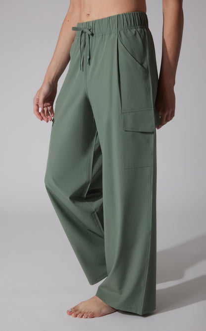 Lightstreme Wide Leg Cargo Pocket Pant