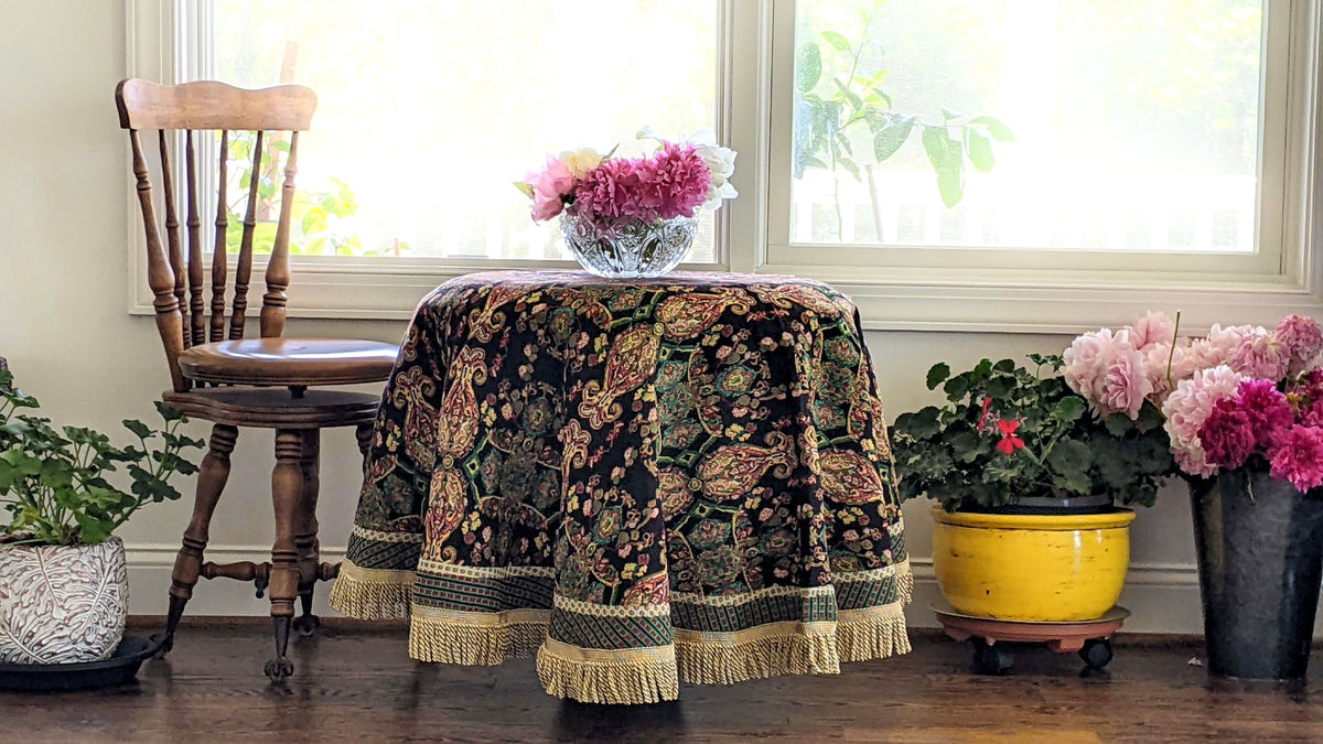 Tache Elegant Black Ornate Paisley Woven Tapestry Tablecloth (18192)
