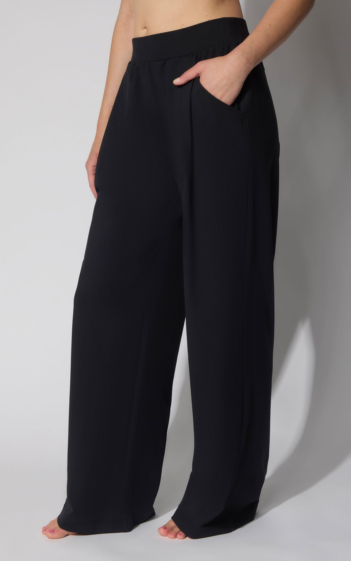 Lux Park Ave Wide Leg Pleated Pant W/ Side Pockets