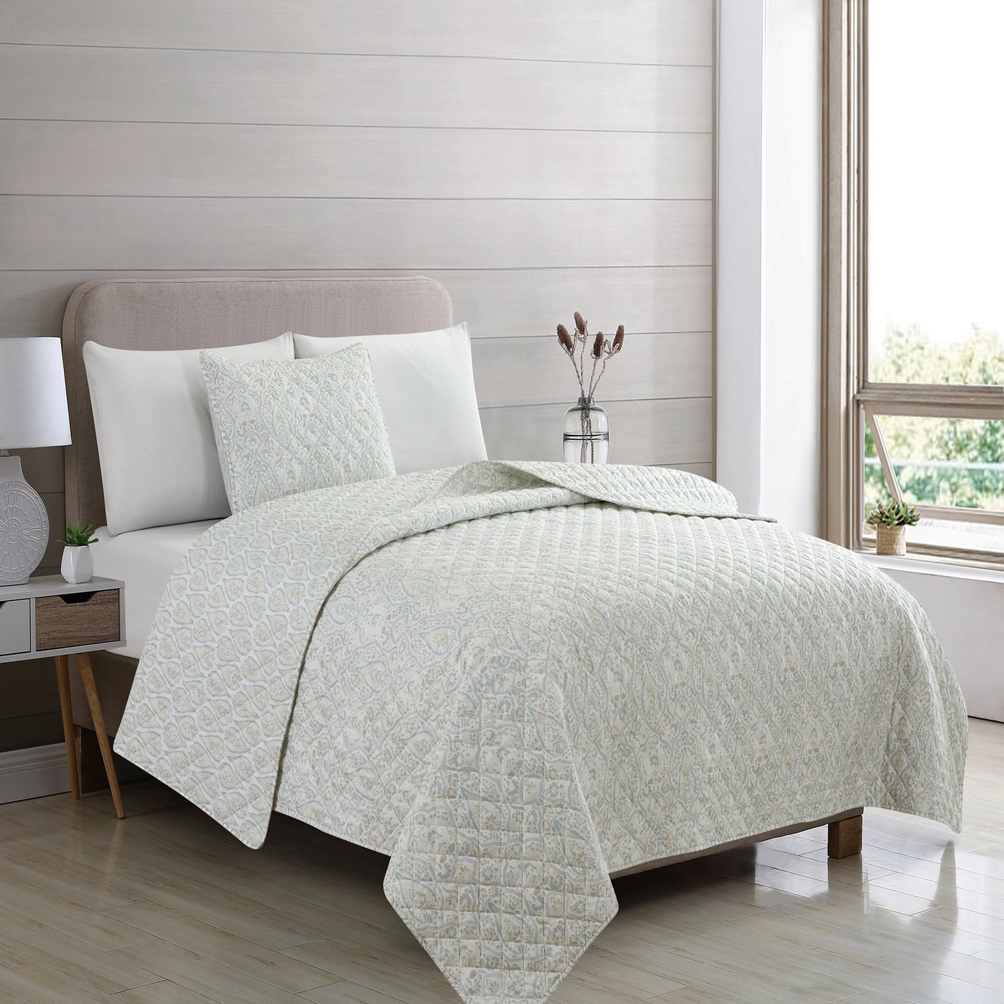 Patina Vie Maison Vintage Floral Printed Quilt Set With Shams