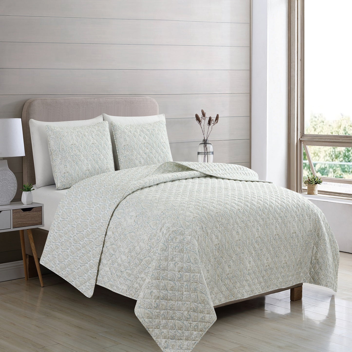 Patina Vie Maison Vintage Floral Printed Quilt Set With Shams