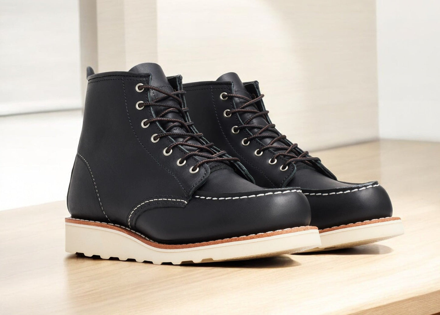 Red Wing Shoes Women's Red Wing Classic Moc 6-Inch Short Boot Medium Width Width)