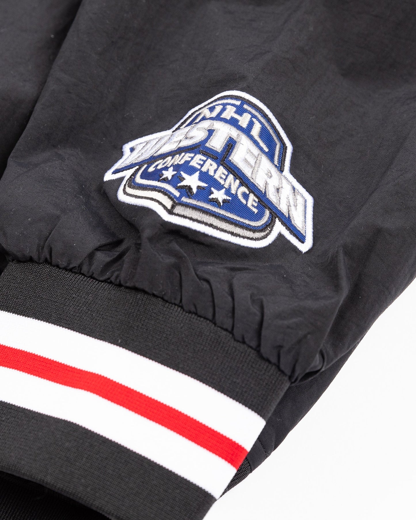 Mitchell & Ness Men's NHL Classic Nylon Pullover Current Logo Blackhawks Pullovers