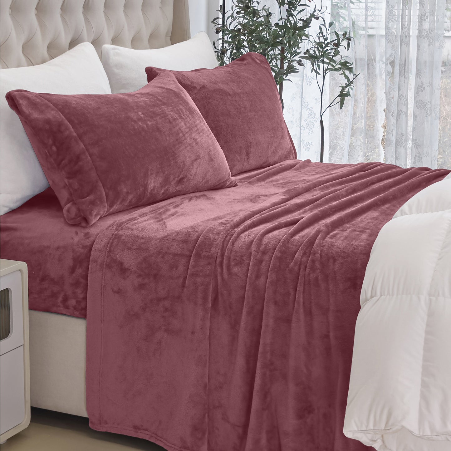 Mocassi 4-Piece Velvet Plush Flannel Sheet Set