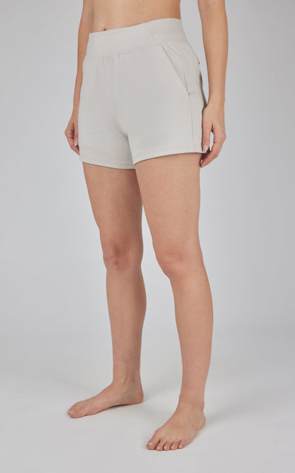 Lux Clean Front Multi Pocket 4" Short
