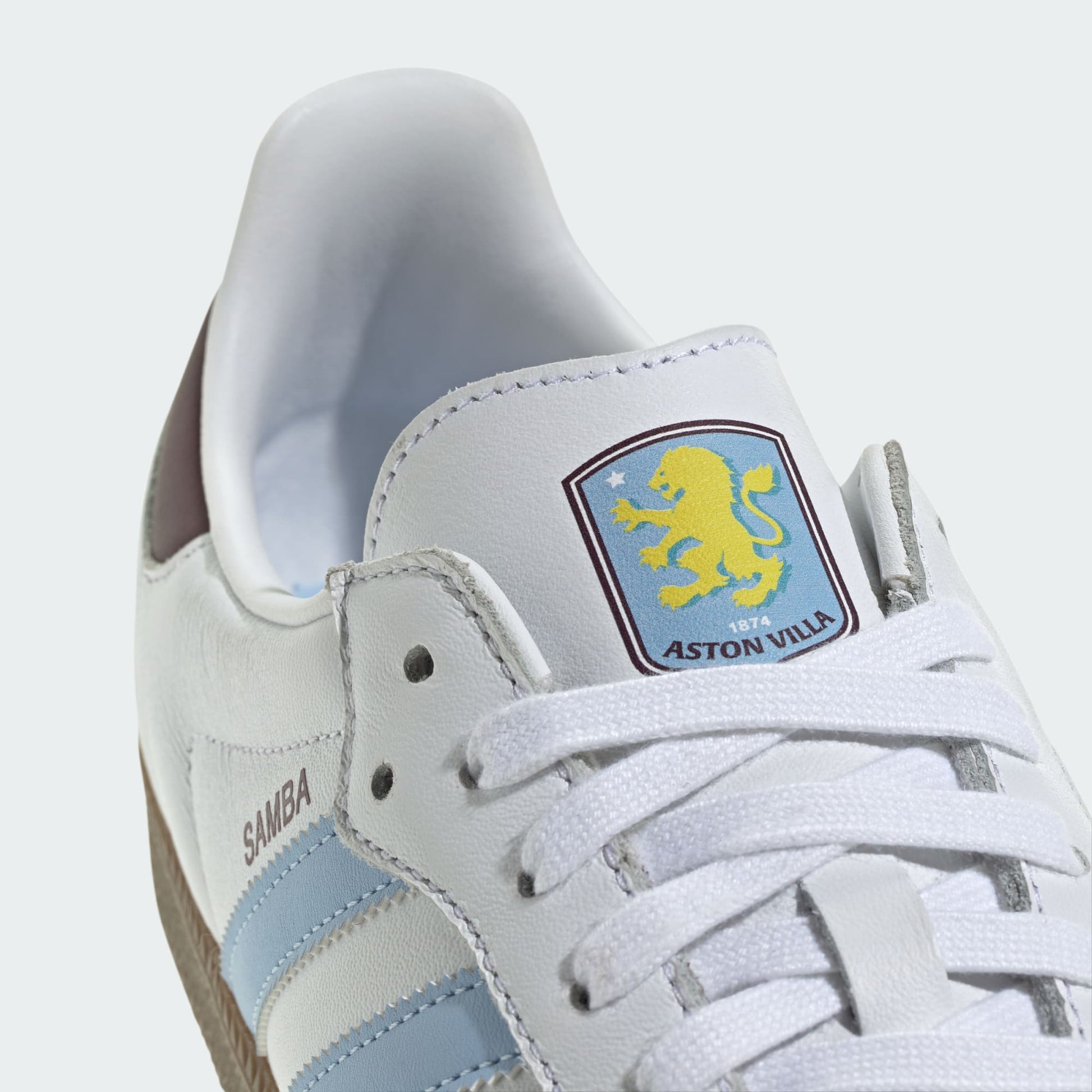 Footwear White / Maroon / Glory Blue-