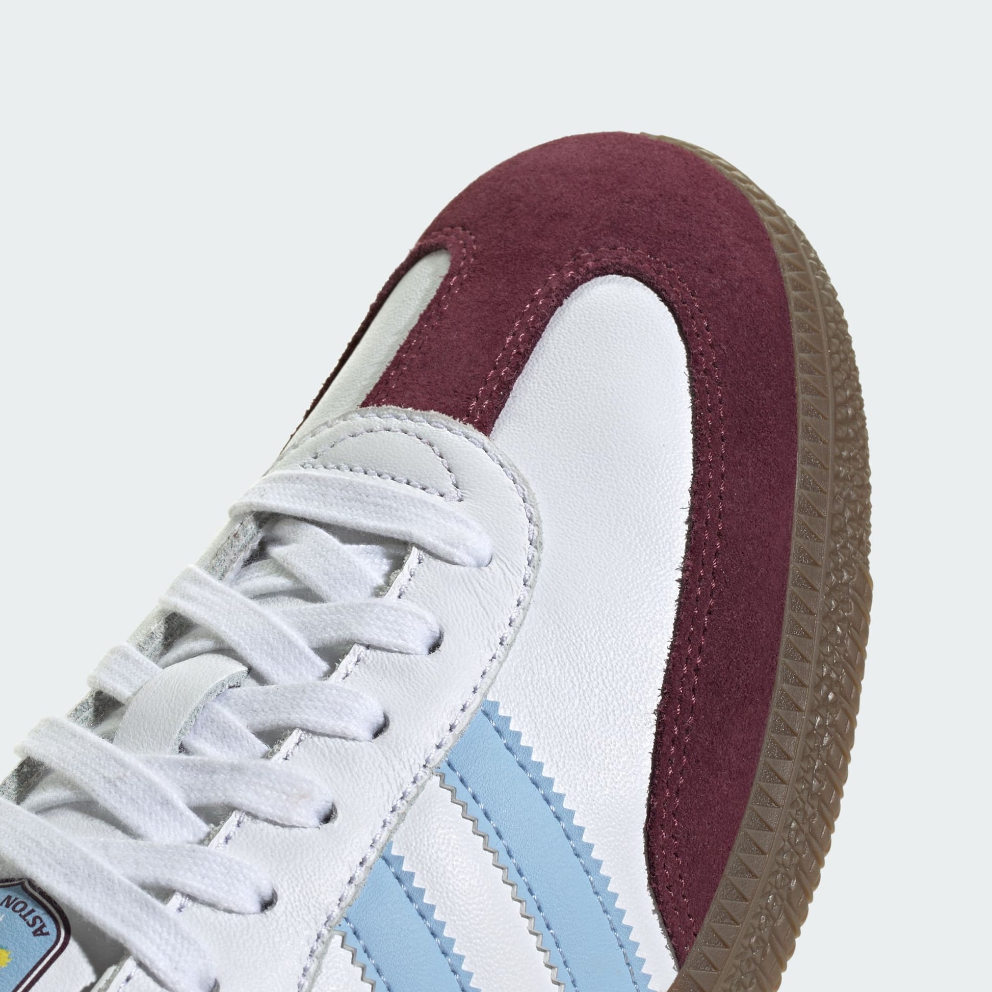 Footwear White / Maroon / Glory Blue-