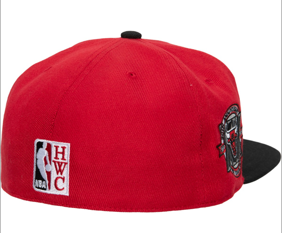 Men's Mitchell & Ness NBA Team Side Fitted Hwc Bulls