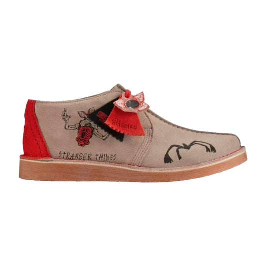 Youth Clarks x Stranger Things Desert Trek O (Wide)