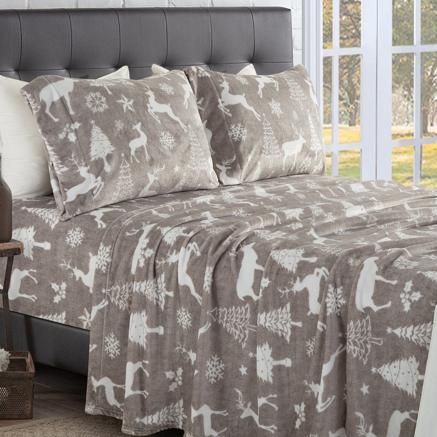 Mocassi 4-Piece Holiday Christmas Velvet Plush Flannel Sheet Set