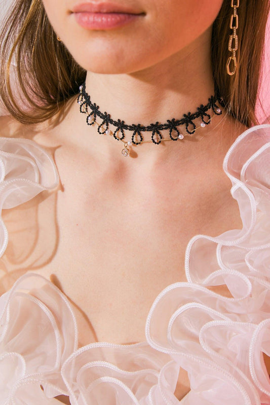 Daisy Chain Pearls Choker