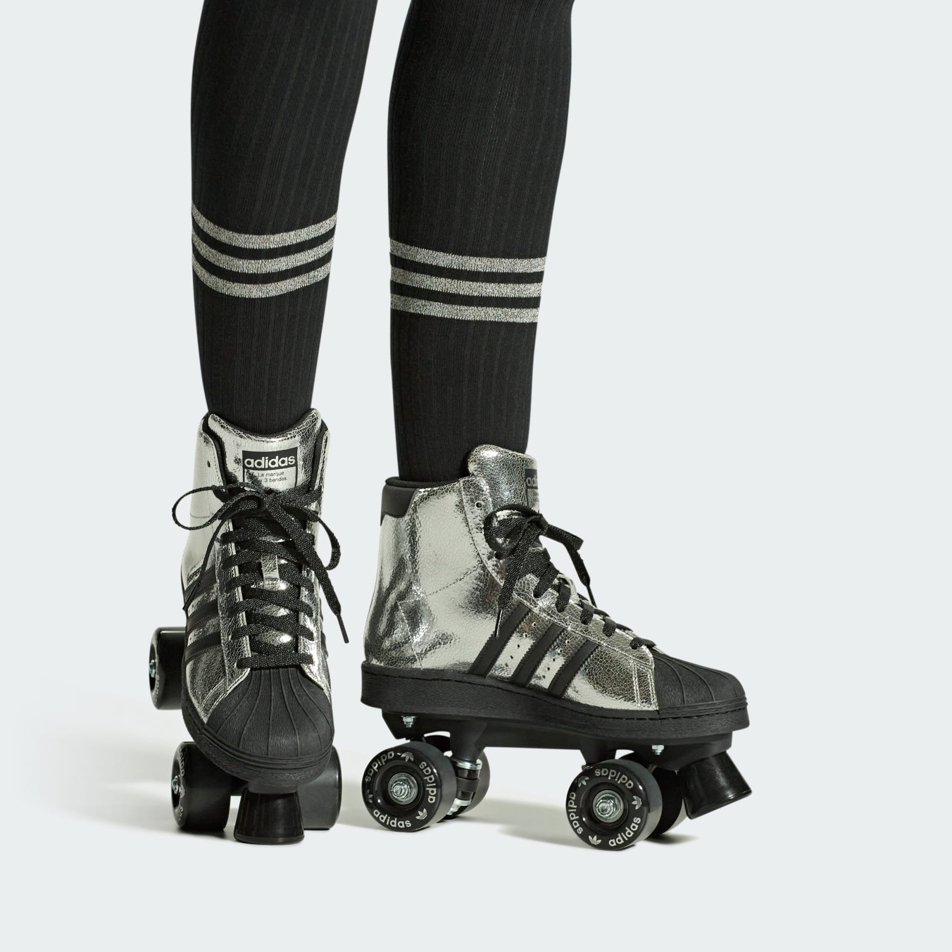 Silver Metallic/Core Black/Cloud White-