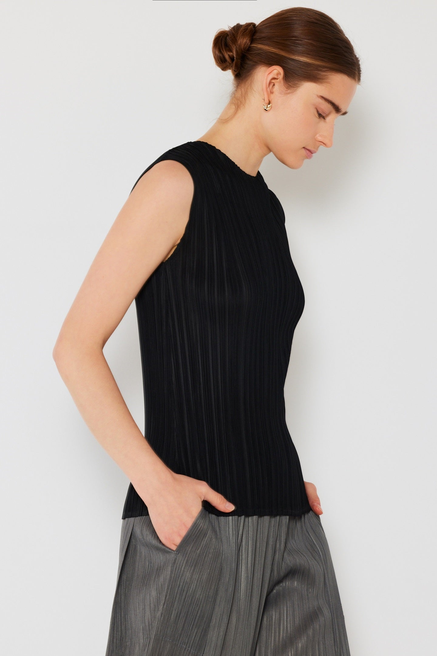 Marina West Pleated Sleeveless Tank Top (T01SL) - Black