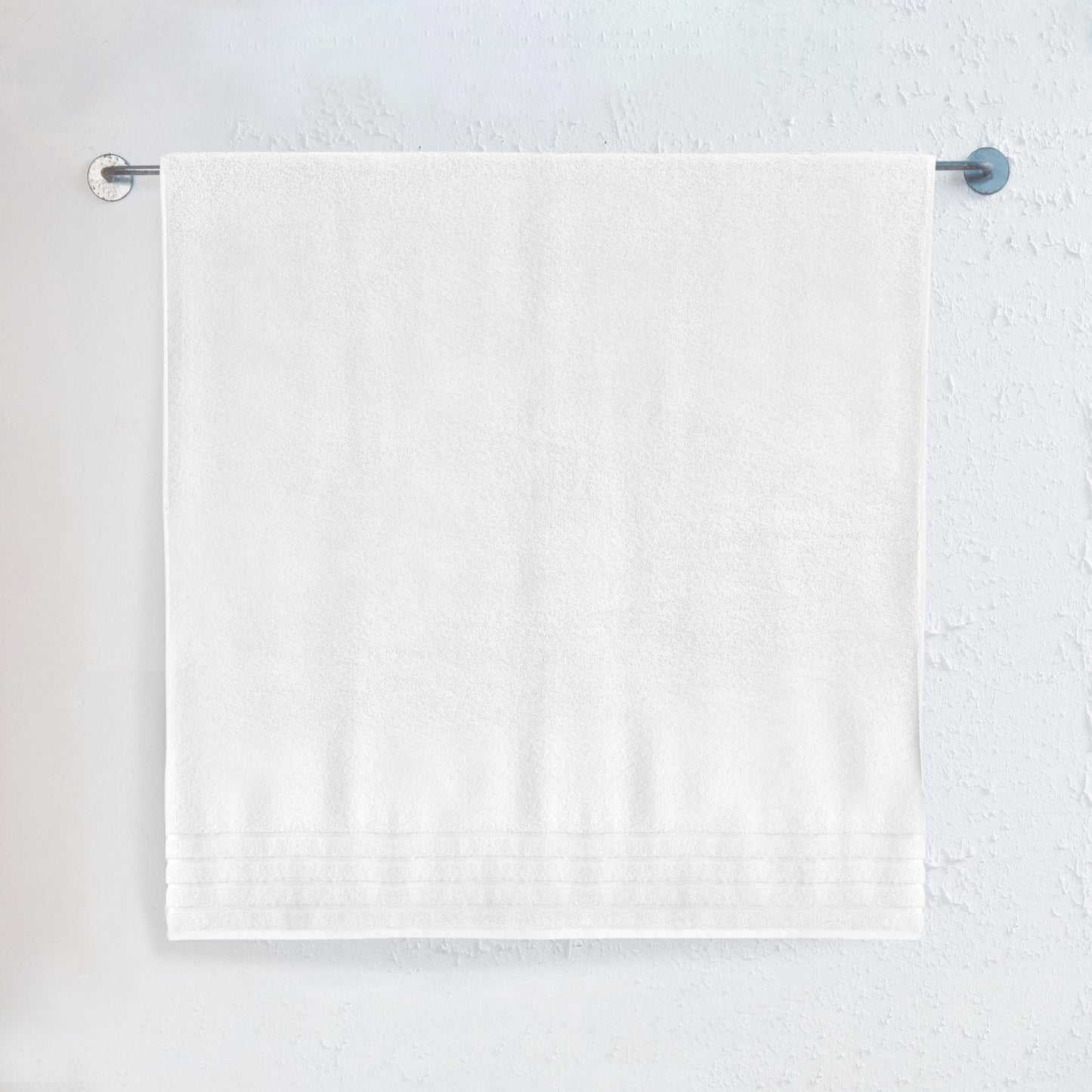 Elegant Comfort 1-Piece Premium Turkish Cotton 4 Lines Stripe Jumbo Towel, 35x 70 inch