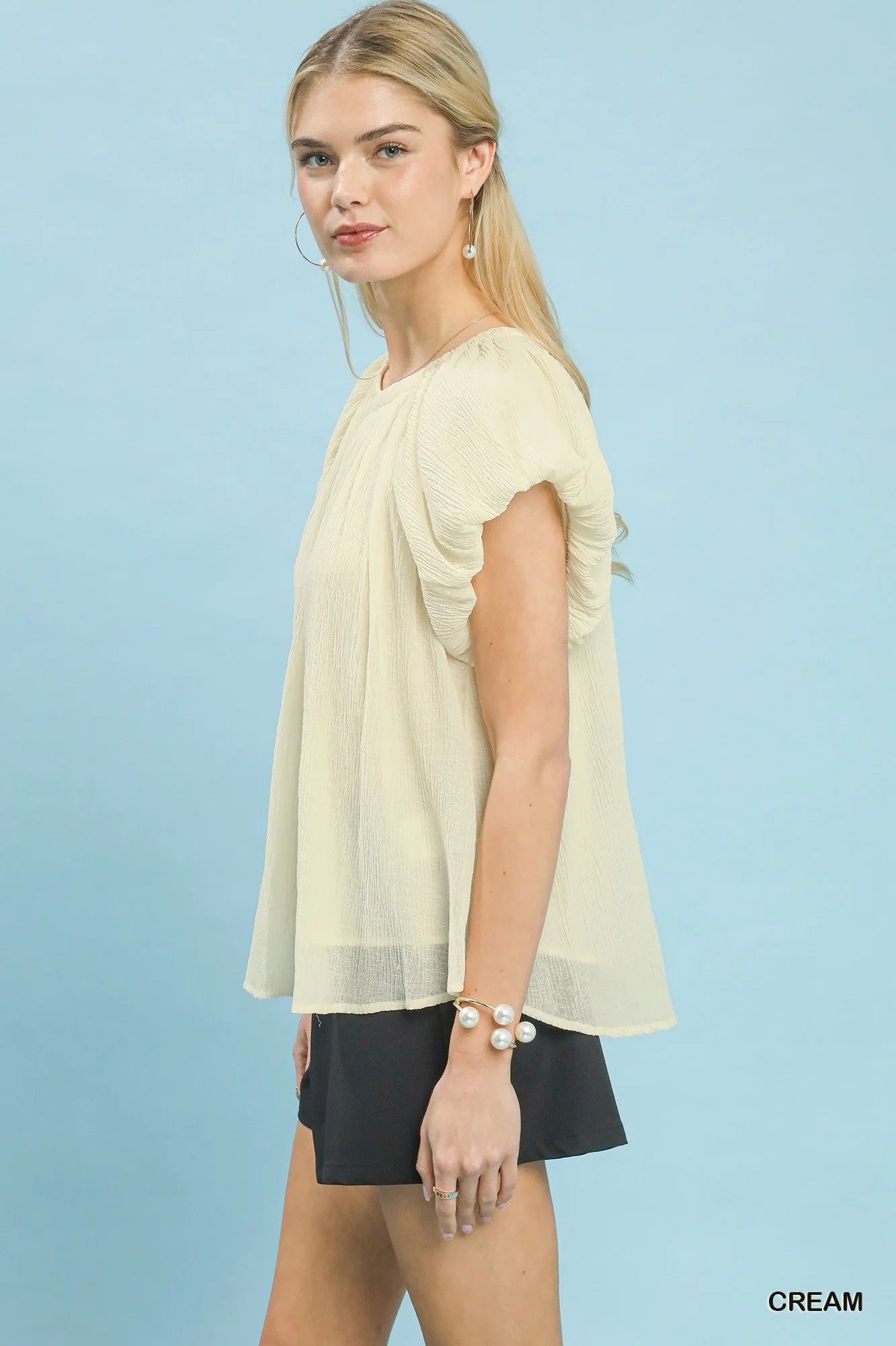 Umgee Crinkle Flutter Sleeve Peasant Top in Cream