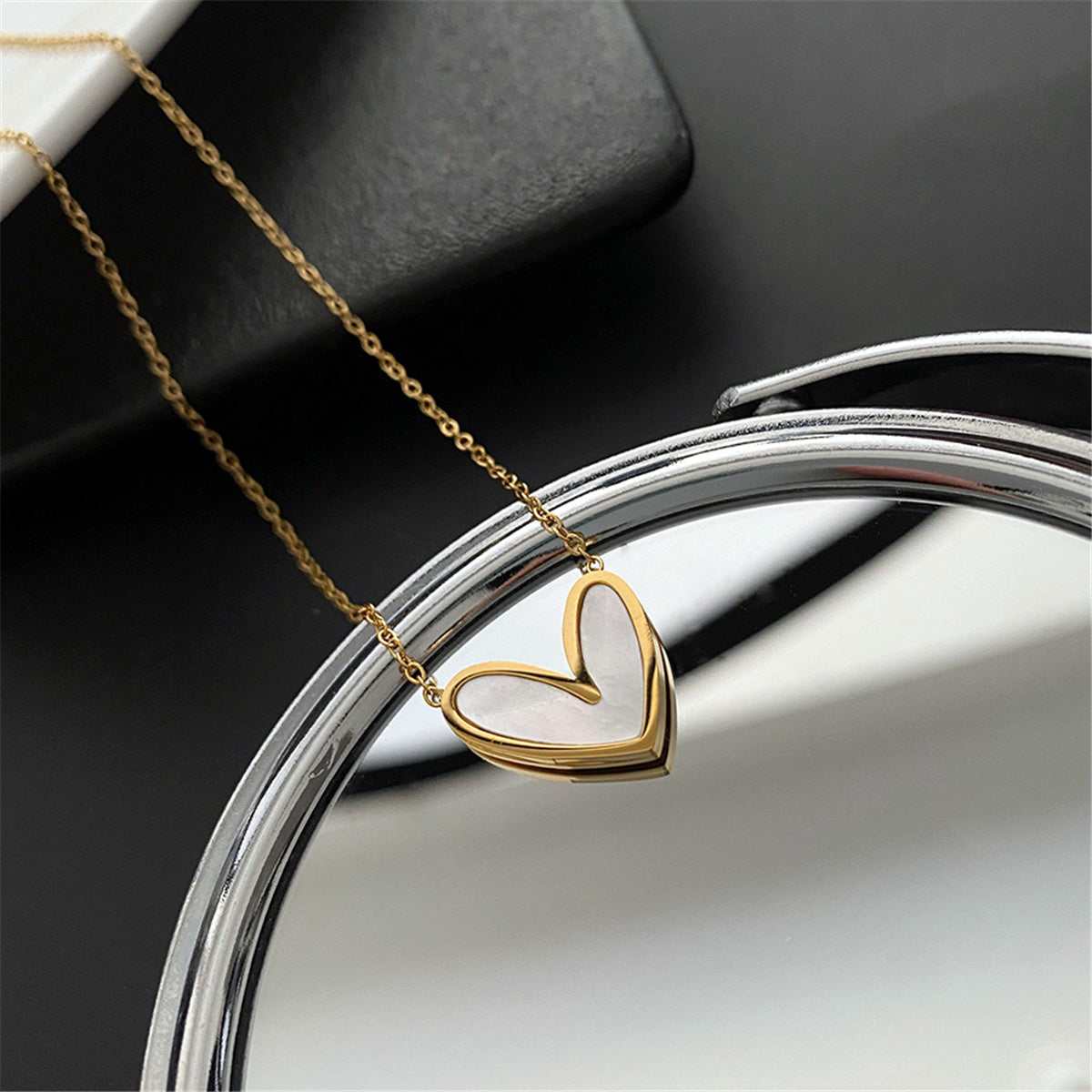 Metallic-