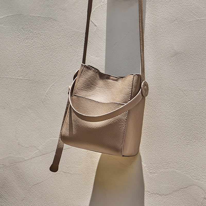 Taupe-