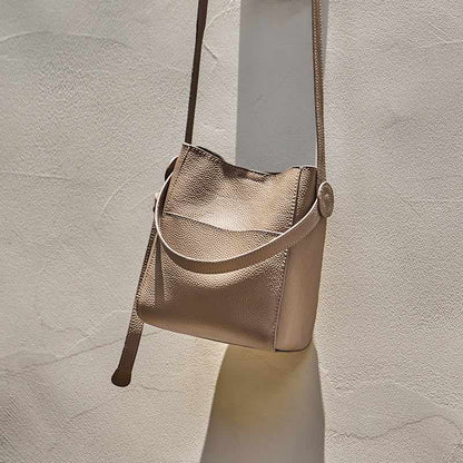 Taupe-