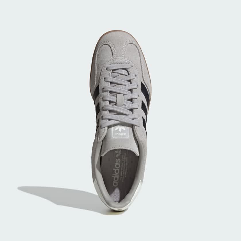 Grey Two / Core Black / Gum-