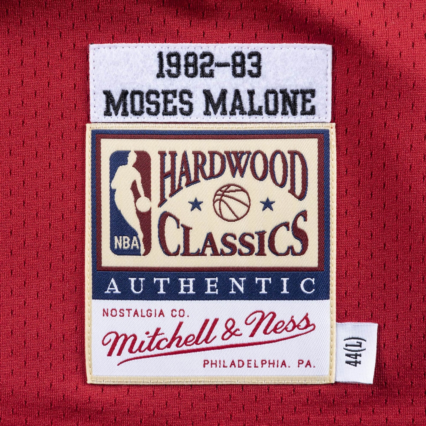 Mitchell & Ness Men's Authentic Jersey 76Ers 1982 Moses Malone
