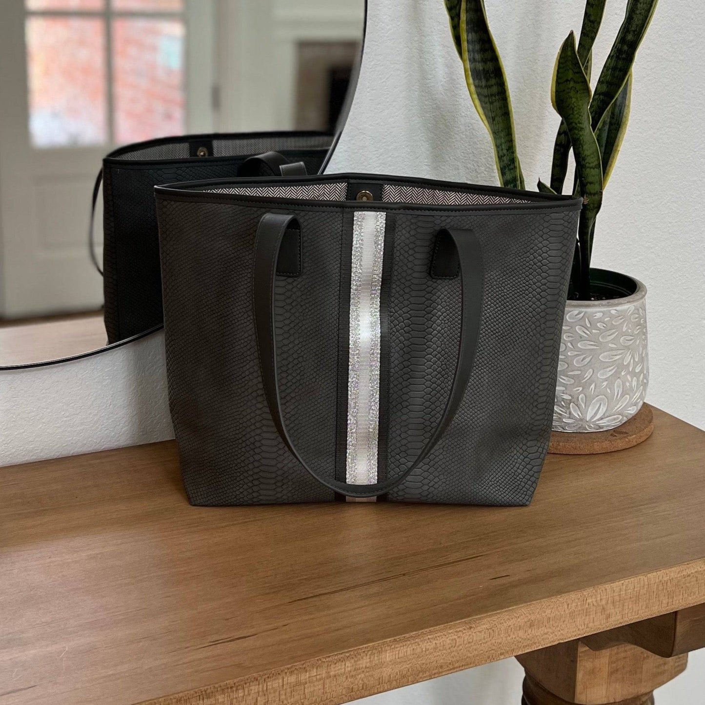 Threaded Pear Kira Tote