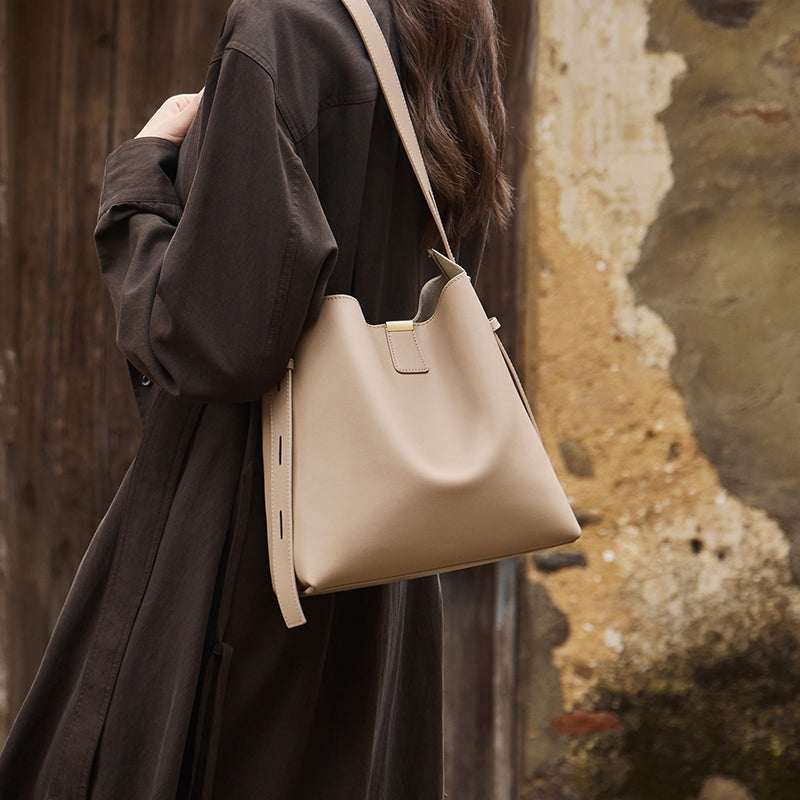 Taupe-