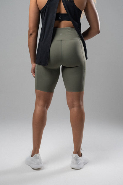 Serene Simply Short