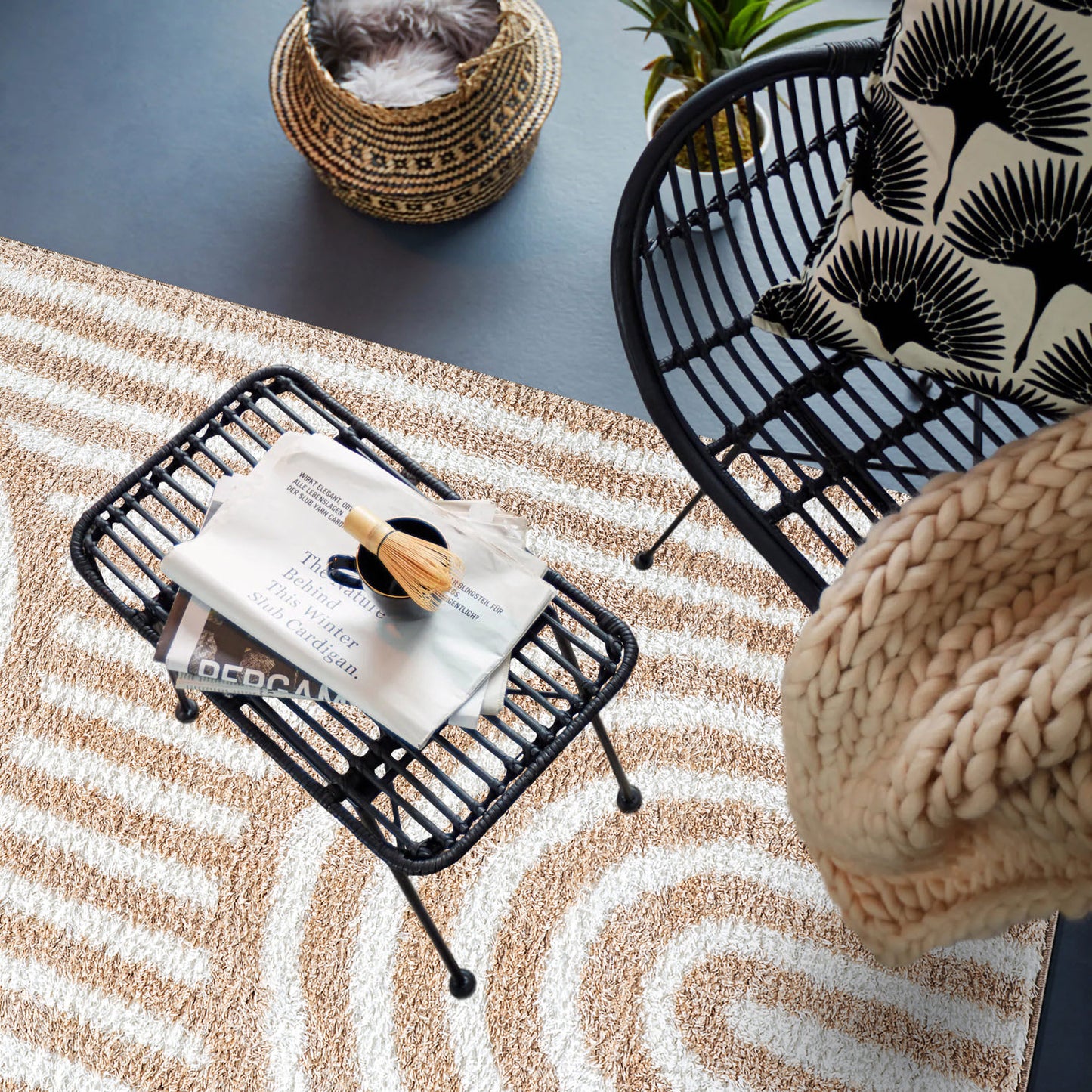 BEIGE-