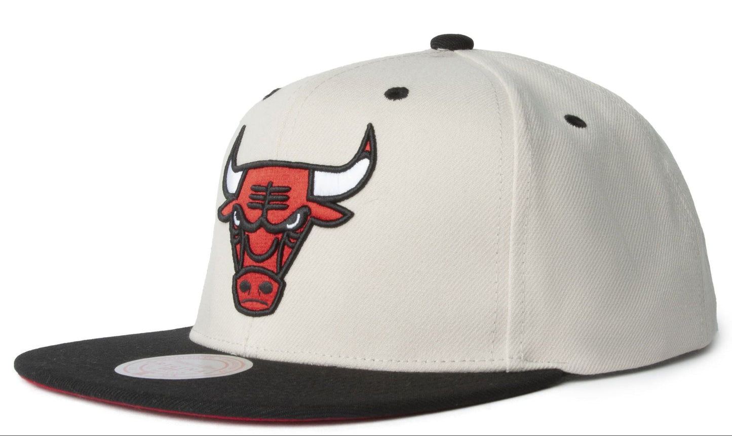 Mitchell & Ness Men's NBA Sail 2 Tone Snapback Bulls Snapback Caps
