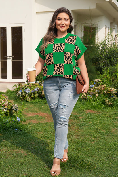 Threaded Pear Cattleya Checkered Short Sleeve Plus Sweater