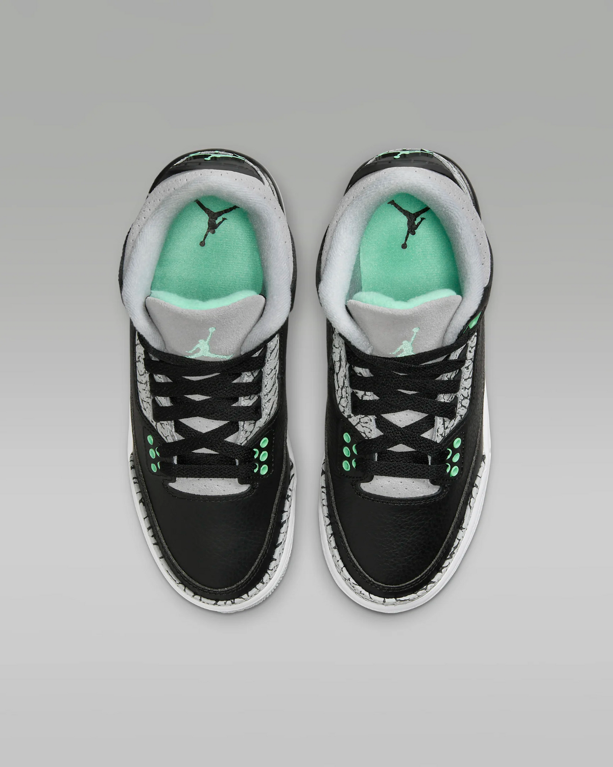 Air Jordan 3 Retro 'Green Glow' Big Kids' (GS) Sneakers — Black/Green Glow Leather Mid-Top
