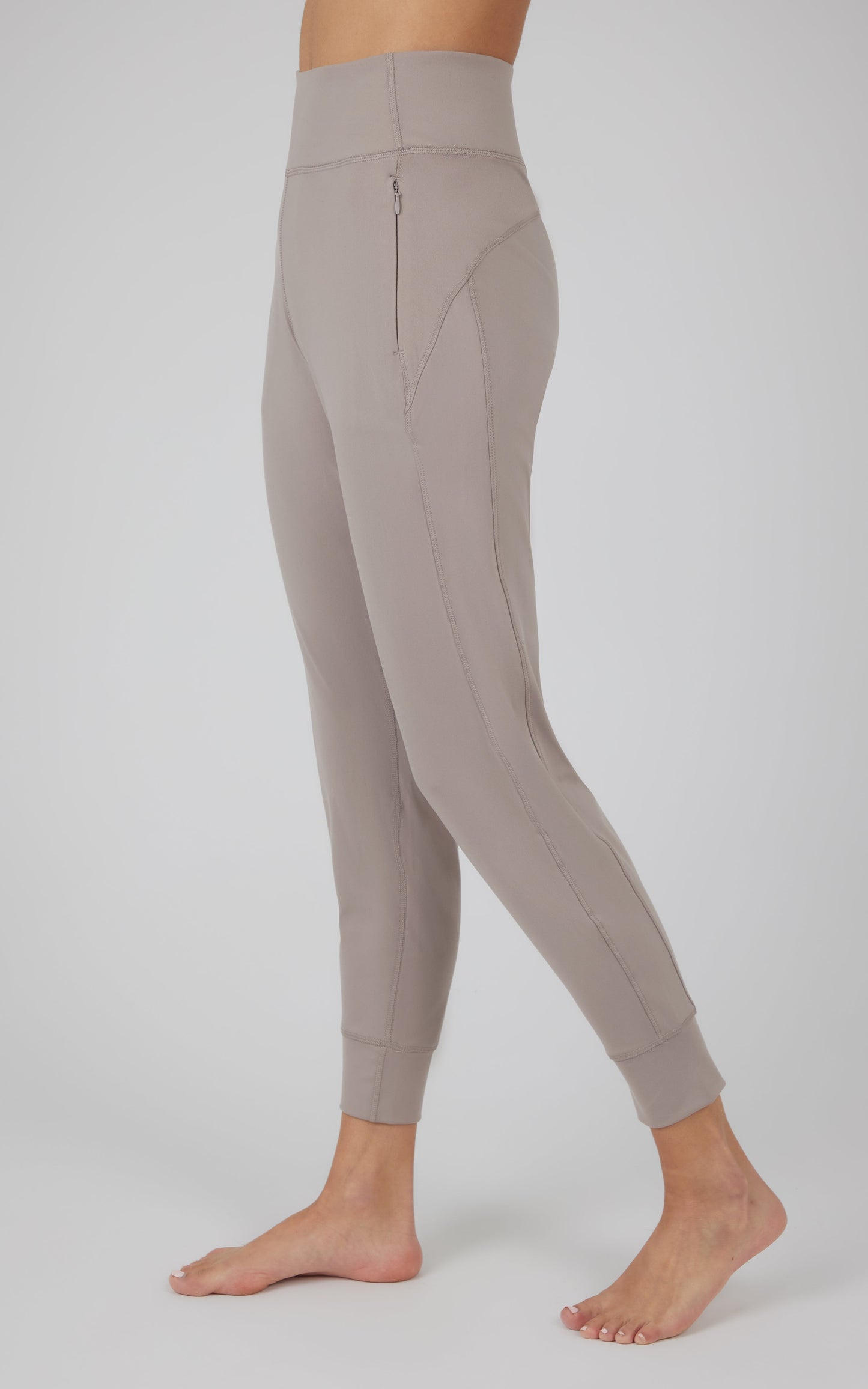 Interlock Zipper Pockets Greenwich Jogger - Our Linen Story